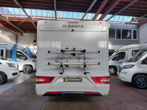 Adria Compact DL Single beds face2face  photo: 18