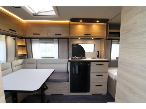 Weinsberg CaraOne Edition HOT 450 FU MODEL 2026 French bed 927 photo: 7