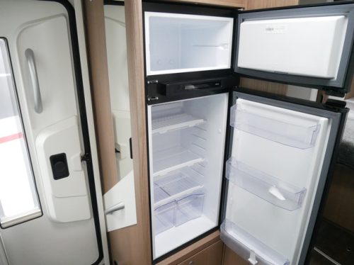 Carado T459, Face-to-Face, Queensbed, Hubdach, XXL Garage, Airco Foto: 13