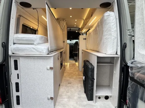 Hymer Grand Canyon S 700 4x4 - Aufstelldach - L&auml;ngsbett Foto: 16