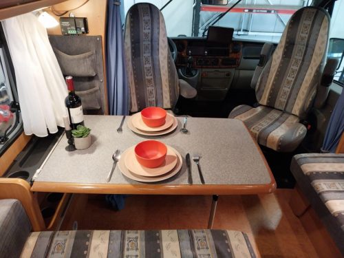 Dethleffs Globetrotter 6844 RT with a beautiful French bed photo: 3