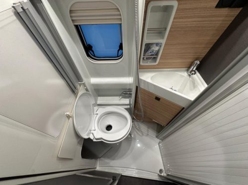 Malibu Van First Class - Two Rooms 640 LE RB Charming GT Skyview photo: 9