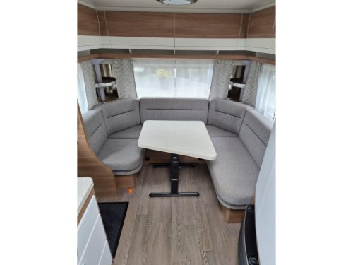 Hobby De Luxe 495 UL Einzelbetten-Mover-Airco Foto: 4