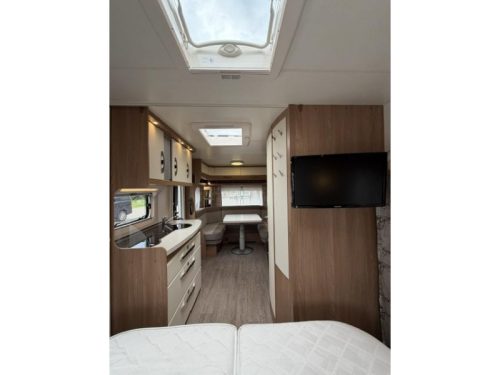 Hobby De Luxe 540 UFF Incl. Mover and Airco photo: 18