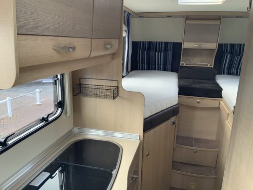B&uuml;rstner Travel Van 2.3 MultiJ. 130 PK Teilintegriert. Motor-Klimaanlage, Garage, 2 L&auml;ngsbetten, L&auml;nge 6,70 m., etc. Bj 2013 &bdquo;Ihr Wohnmobil-Verkaufsvermittler Wohnmobilzentrum on the road Foto: 17