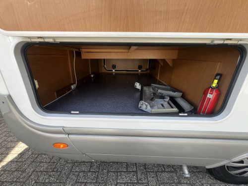 Laika Ecovip 715 SINGLE BEDS+POP-TOP ROOF MOTOR AIR CONDITIONING TOW HITCH photo: 23