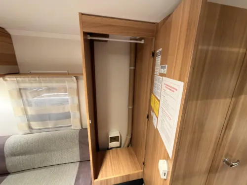 Caravelair Antares Style 450 Awning+mover+awning photo: 7