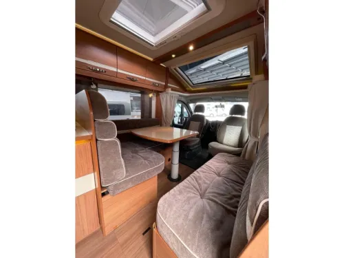 Eura Mobil Terrestra 710 HB Fixed Bed XXL Garage photo: 5