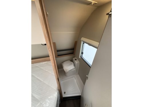 Knaus Sport 450 FU FRENCH BED-MOVER-NEW photo: 10