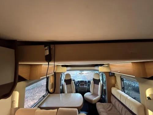 B&uuml;rstner Ixeo Plus 726 IT Queen bed Pop-top roof Air conditioning photo: 13