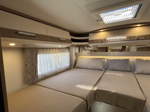Carthago T 430 KB LE 140 hp AUTOMATIC 9-Speed Euro6 Fiat Ducato **Single beds/4 seats/Awning/32" Smart TV/XXL Garage/Only photo: 18