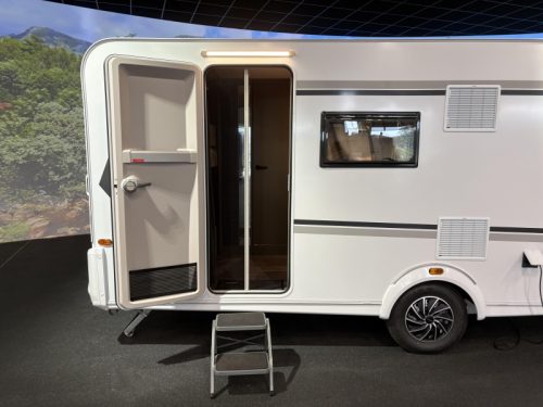 Weinsberg CaraOne Edition HOT 480 QDK bunk bed / transverse bed photo: 8