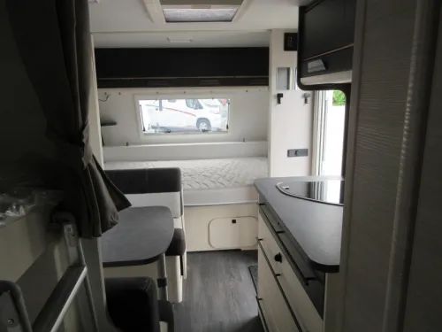 Caravelair Artica 496 MOVER AIRCO AWNING photo: 9