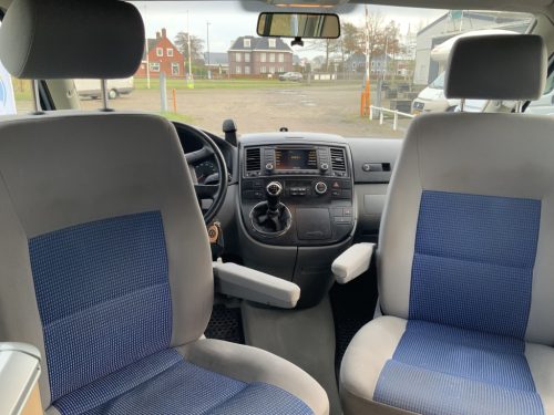 VW Westfalia California 2.5 TDi 130 HP, 5 Seats, 4 Berths, Electric pop-top roof / side door, Year of manufacture 2006 Motorhome Centrum On the Road at the Noorderringweg 4 in Marum. photo: 21