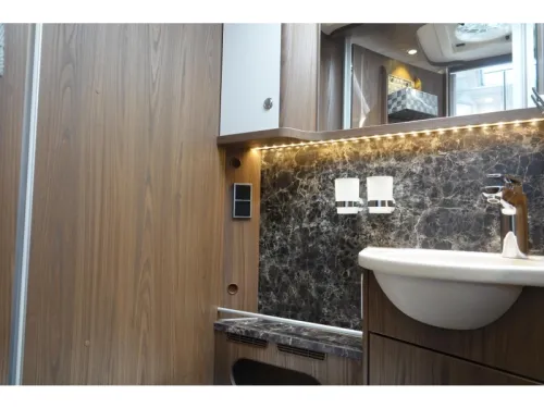 Hymer B Klasse 704 PL 2-Personen-Ausf&uuml;hrung Foto: 21