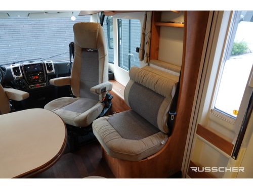Carthago CHIC C-LINE i 4.9 5 persons 150Pk | Single beds | Roof air conditioning photo: 6