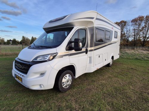 Malibu Compact AUTOMATIC 130HP 1st owner NW photo: 1