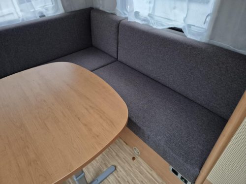 Eriba - Hymer 532 Single - single beds or XXL bed & awning photo: 9