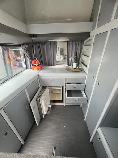 VOLKSWAGEN MOTORHOME II D 57 KW   AUT photo: 14