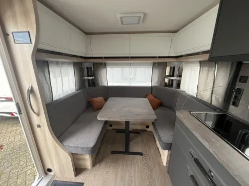 Hobby De Luxe 540 UL 1800kg-bedvebred-reswiel Foto: 4