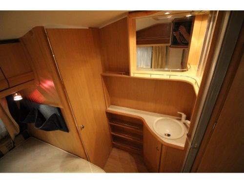 Beyerland Sprinter Lite 390 FB Awning,Bicycle rack photo: 7
