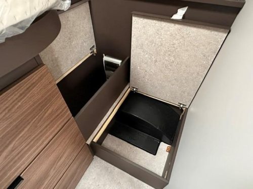 B&uuml;rstner Signature SFT 7.4 CAMPER VAN HET JAAR!  foto: 15