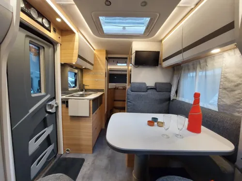 Dethleffs Globebus T 6 GT Automaat/camas individuales/Tv foto: 7
