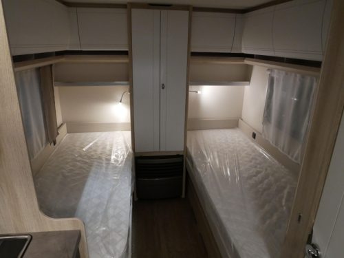 Hobby De Luxe 460 LU model 2027 photo: 7
