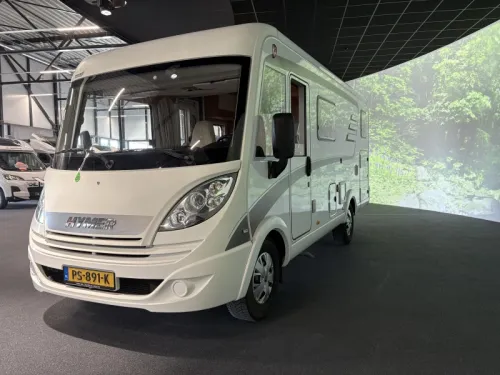 Hymer Exsis-I 474 solar panel / bearlock photo: 2