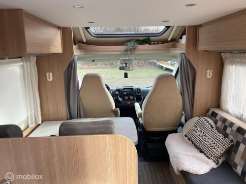 Sunlight T67 Single beds and Pop-top roof photo: 9