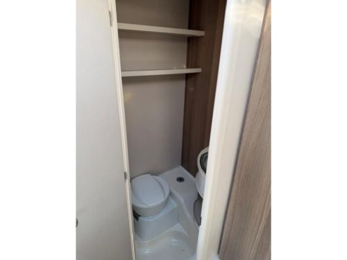 Dethleffs C'Joy 480 QLK mover air conditioning bunk bed photo: 18