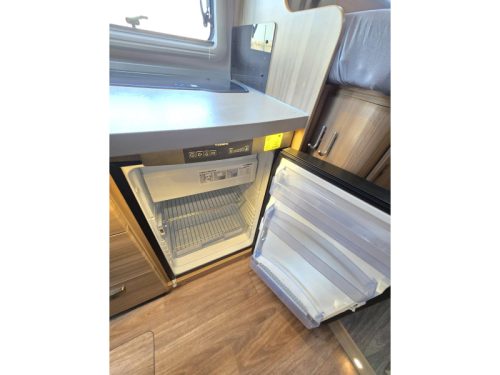 Knaus Platinum Selection 650 MEG L&auml;ngsbetten Doppelboden  Foto: 15