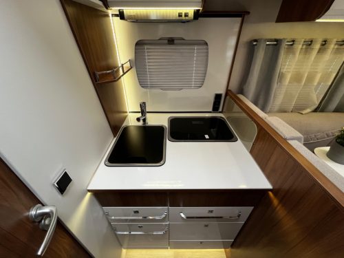 Pilote P 706 GJ Motorhome, 4 berths photo: 7