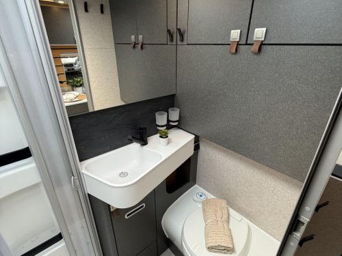 Hymer ML-T 580 4X4 Crosstrail photo: 22