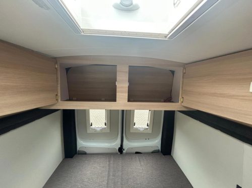 Opel VIVARO CAMPER / AWNING / STOVE / CAMERA photo: 22