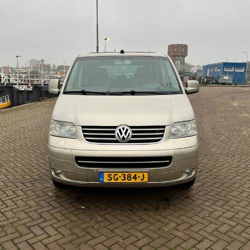 VOLKSWAGEN MULTIVAN TDI 128 KW 2.5 AUT photo: 1
