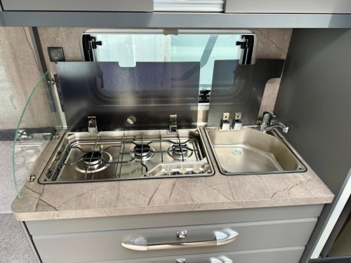 Hobby De Luxe 460 UFE Franz&ouml;sisches Bett & Rundsitzgruppe! Foto: 20