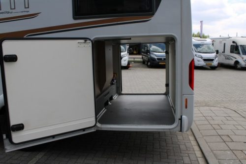 Robust AUTOMATIC 180 hp Malibu I 490 LE by Carthago lift and single length beds (124 photo: 18