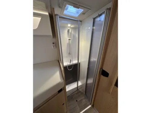 Sunlight T 68 Adventure Edition Roof air conditioning, Oven photo: 15
