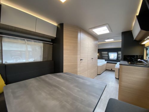 Hobby Maxia 585 UL Einzelbetten, Rundsitzgruppe  Foto: 9