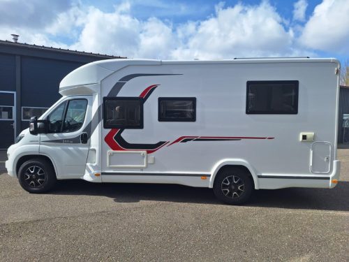 Challenger 288 EB ruim queensbed  foto: 3