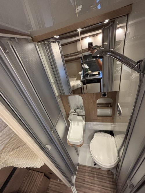 Carthago Malibu 600 LE SINGLE BEDS + POP-TOP ROOF 9T AUTOMATIC photo: 8
