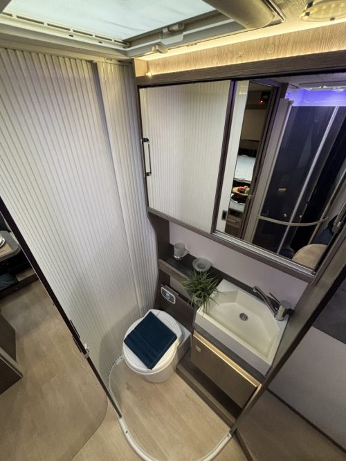 Chausson Titanium 628 AUTOMAAT QUEENSBED CAMERA ZONNEPANEEL Foto: 8