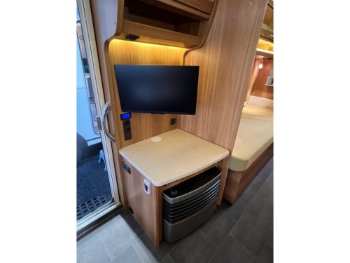 Dethleffs Nomad 520 RET L&auml;ngsbetten, Rangierhilfe, Klimaanlage Foto: 13