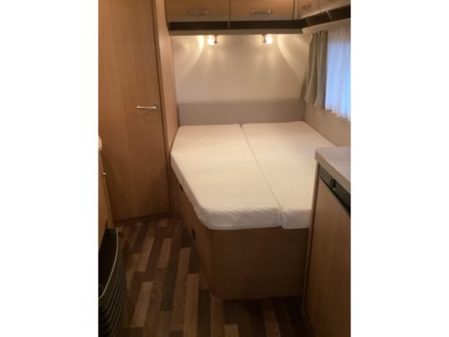 Knaus Sport 500 UF Omnistor awning photo: 3