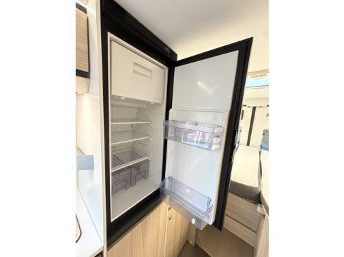 Adria Twin 640 Automaat Anh&auml;ngerkupplung / Markise / 2 Batterien / Kamera Foto: 9