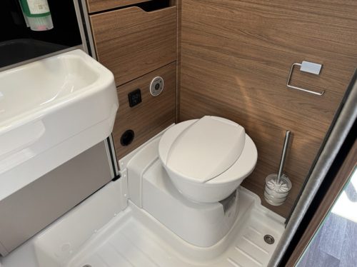 Knaus Van TI Vansation 650 MEG AUTOMAAT 9-Traps 180 pk Euro6 Fiat Ducato 8 **Einzelbetten/Satelliten-TV/Navi/Kamera/Lithium/Anh&auml;ngerkupplung/T Foto: 22