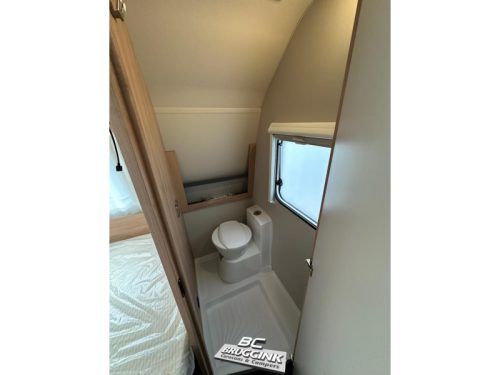 Knaus Sport 450 FU NEU! Foto: 11