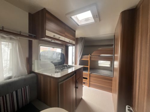Weinsberg CaraOne 400 LK ETAGENBETT-VORZELT Foto: 4