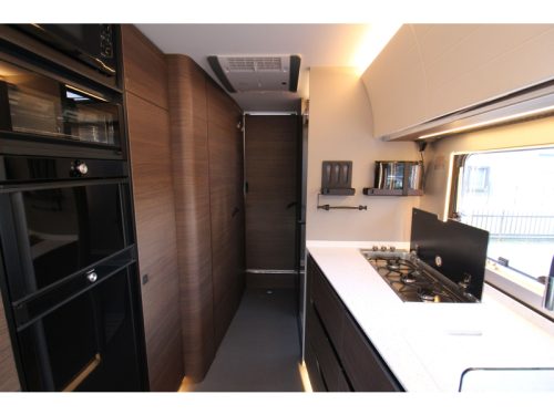 Adria Supersonic 890 LL Einzelbetten + Hubdach  Foto: 36